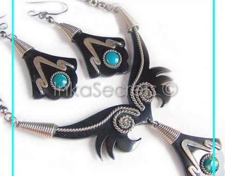 Lot 10 Sets – Bull’s Horn Necklaces + Earrings