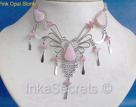 Lot 90 Necklaces with semi precius stones