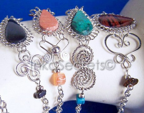 300 Bracelets with semi precious stone