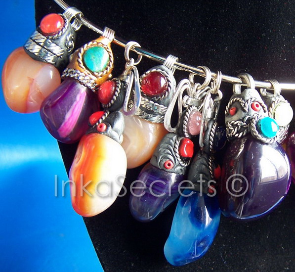 60 ITEMS=30 AGATE STONE PENDANTS & 30 CHOCKER   PERU  