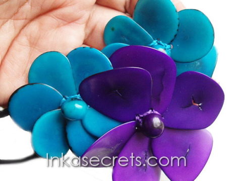 30 Tagua Flower Necklace