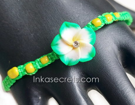 40 Friendship Bracelets with Green Flowers