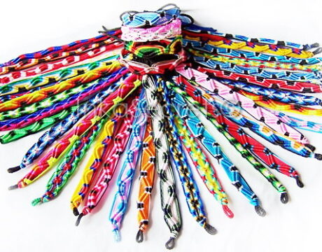 500 Zig-Zag Friendship Bracelets 500 Zig-Zag Friendship Bracelets