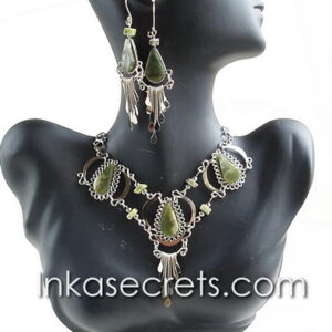10 Bull Horn Necklace and Earrings with Semiprecious Stone